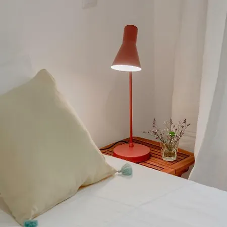 Bright & Spacious With Orange Tree Patio, By Timecooler Appartement